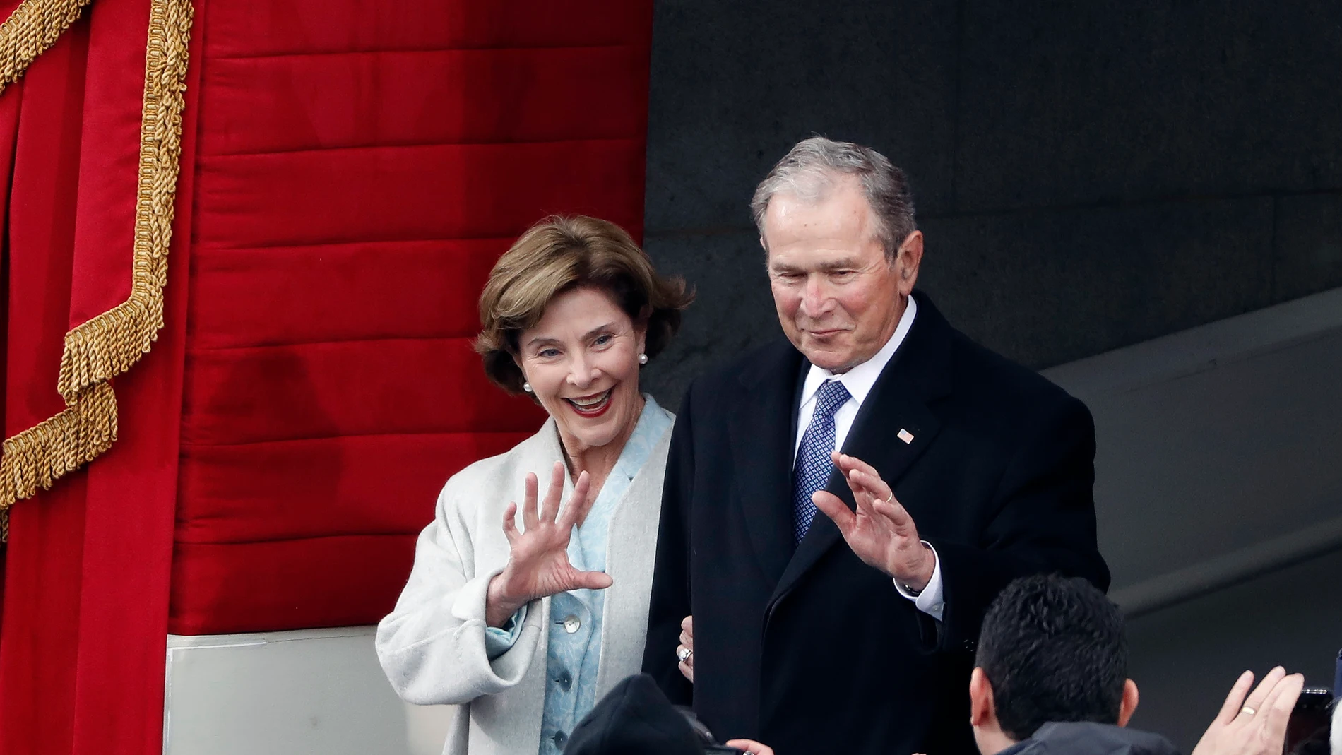 La expresidente de EE.UU. George W. Bush y su esposa Laura Bush La expresidente de EE.UU. George W. Bush y su esposa Laura Bush