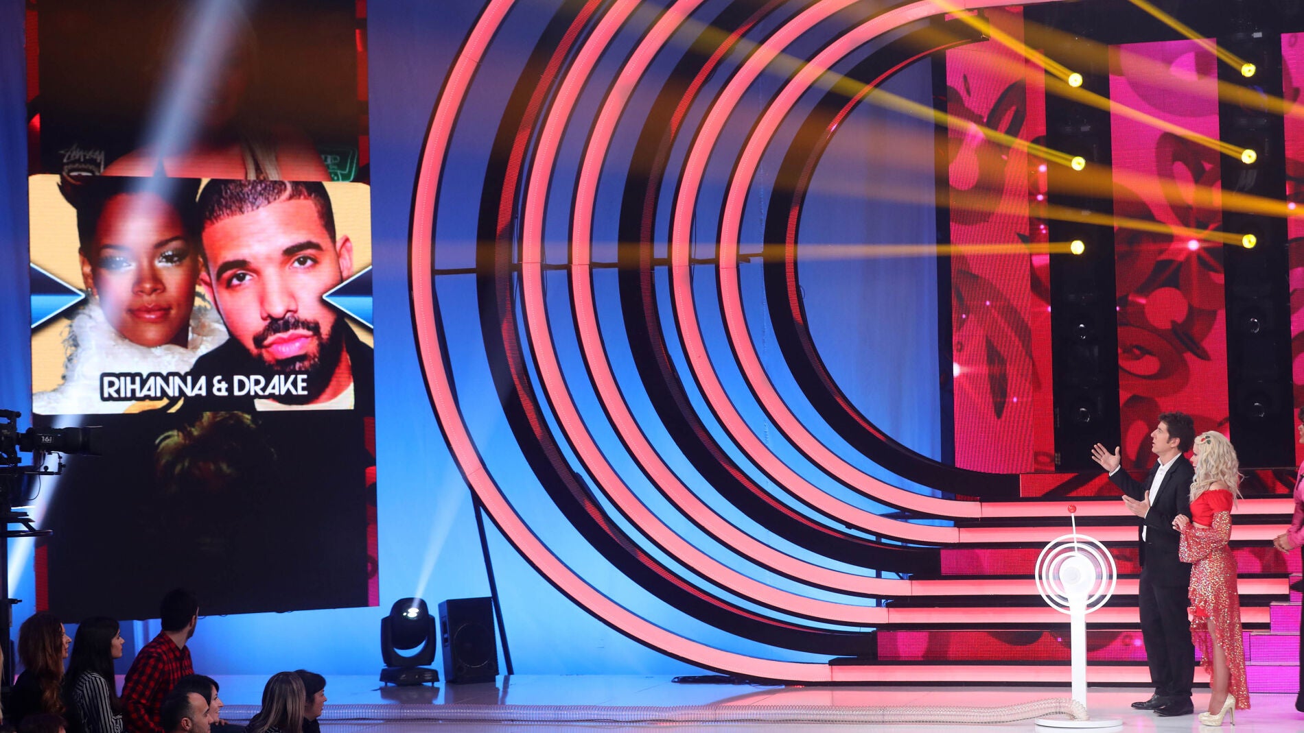 Disfrutaremos una sensual imitaci&oacute;n de Beatriz Luengo y Yotuel Romero como Rihanna y Drake