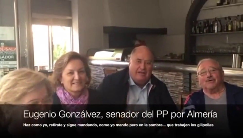 Frame 1.83111 de: Un senador por Almería recomienda "que trabajen los gilipollas" en un vídeo de wasap