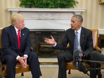 Barack Obama y Donald Trump se dirigen a los medios durante su encuentro Barack Obama y Donald Trump se dirigen a los medios durante su encuentro