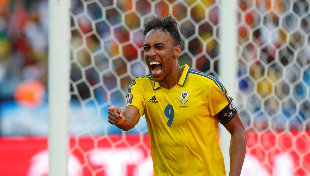 Aubameyang celebrando un gol con su selección
