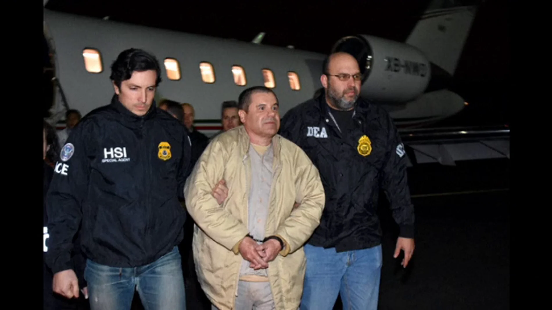 Frame 4.878188 de: México extradita al narcotraficante 'El Chapo' Guzmán a Estados Unidos Frame 4.878188 de: México extradita al narcotraficante 'El Chapo' Guzmán a Estados Unidos