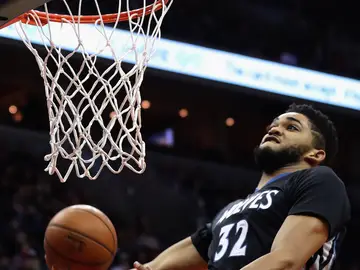 Karl Anthony Towns, dispuesto a hacer un mate Karl Anthony Towns, dispuesto a hacer un mate