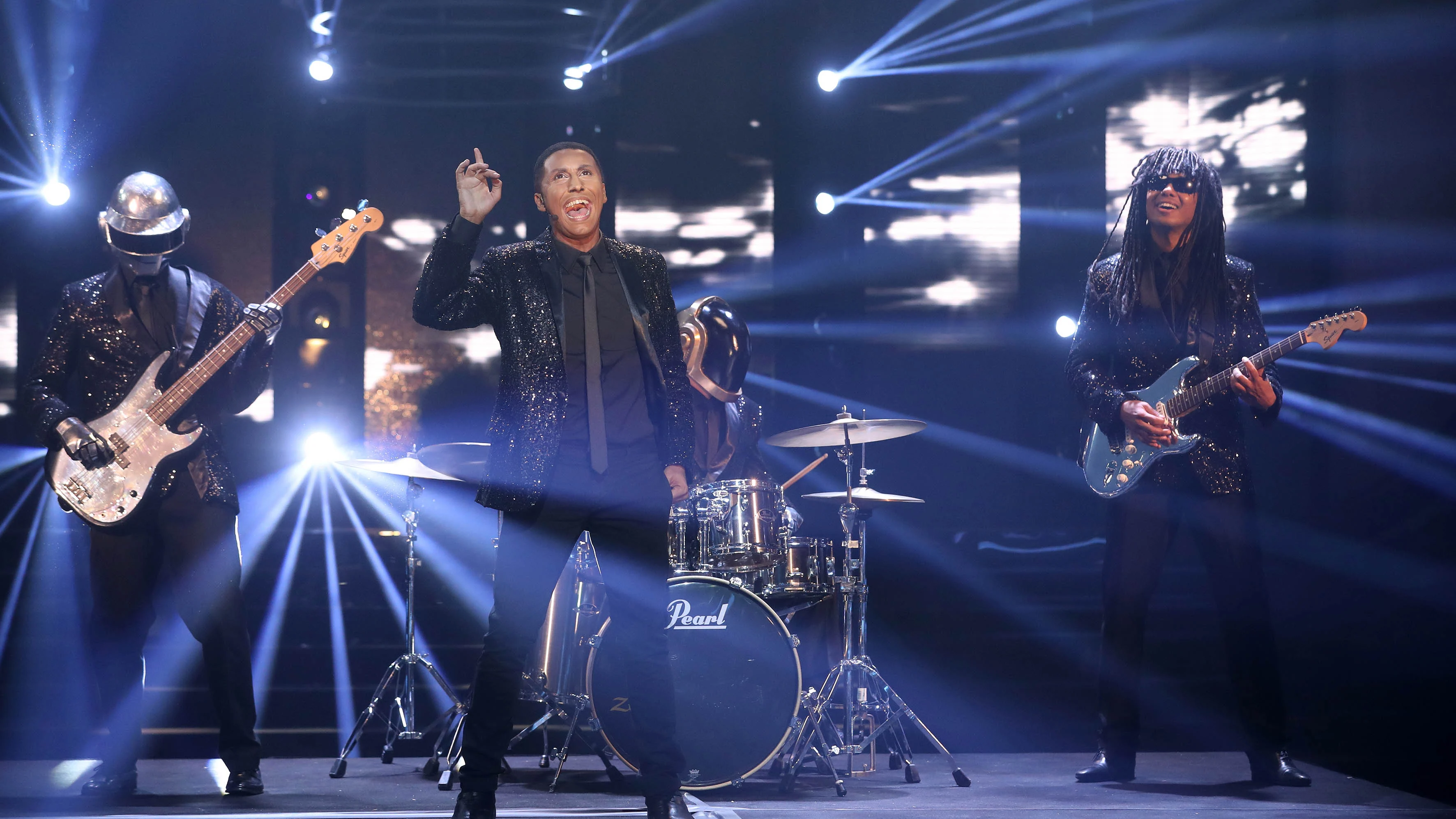Canco Rodríguez hace vibrar el plató con ‘Get Lucky’ como Pharrell Williams y Daft Punk Canco Rodríguez hace vibrar el plató con ‘Get Lucky’ como Pharrell Williams y Daft Punk