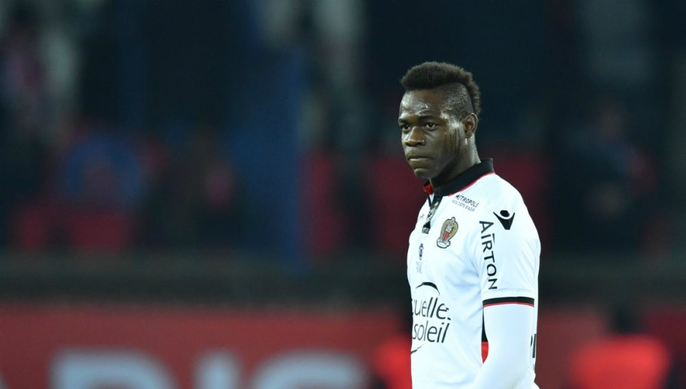 Mario Balotelli, en un partido con el Niza