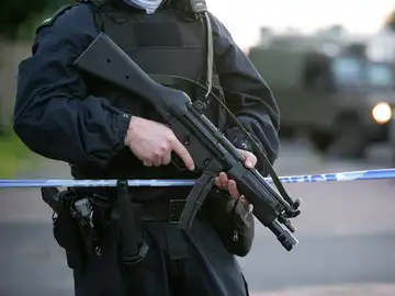 Un policía de Irlanda del Norte Un policía de Irlanda del Norte