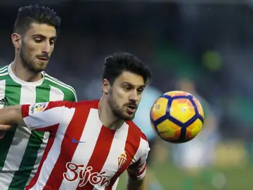Piccini y Canella, durante el Betis - Sporting Piccini y Canella, durante el Betis - Sporting