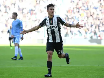 Dybala anota un gol ante la Lazio Dybala anota un gol ante la Lazio