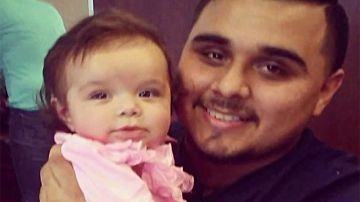 Un padre rompe 25 huesos a su bebé de dos meses