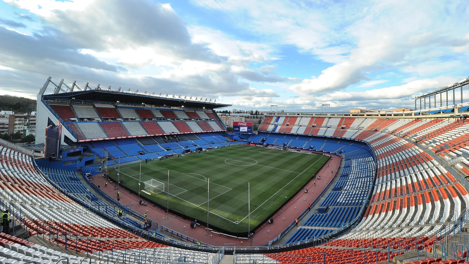El estadio Vicente Calderón El estadio Vicente Calderón