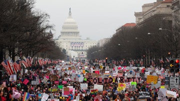 Protestantes durante la 'Marcha de las mujeres' en la Avenida de Pennsylvania en Washington D. C. (EEUU)