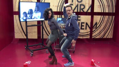 Beatriz Luengo pone a prueba su destreza con el twerking