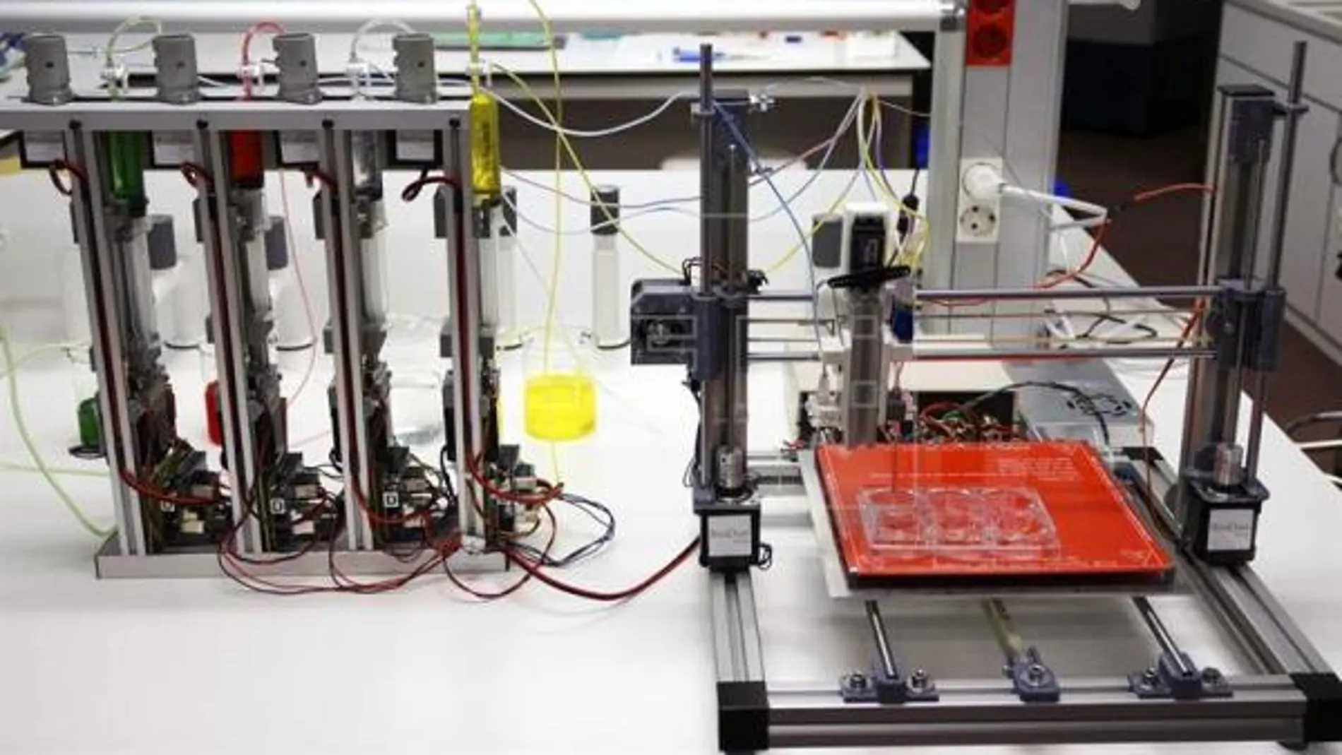 Fotografía facilitada por la Universidad Carlos III de Madrid de la bioimpresora 3D Fotografía facilitada por la Universidad Carlos III de Madrid de la bioimpresora 3D