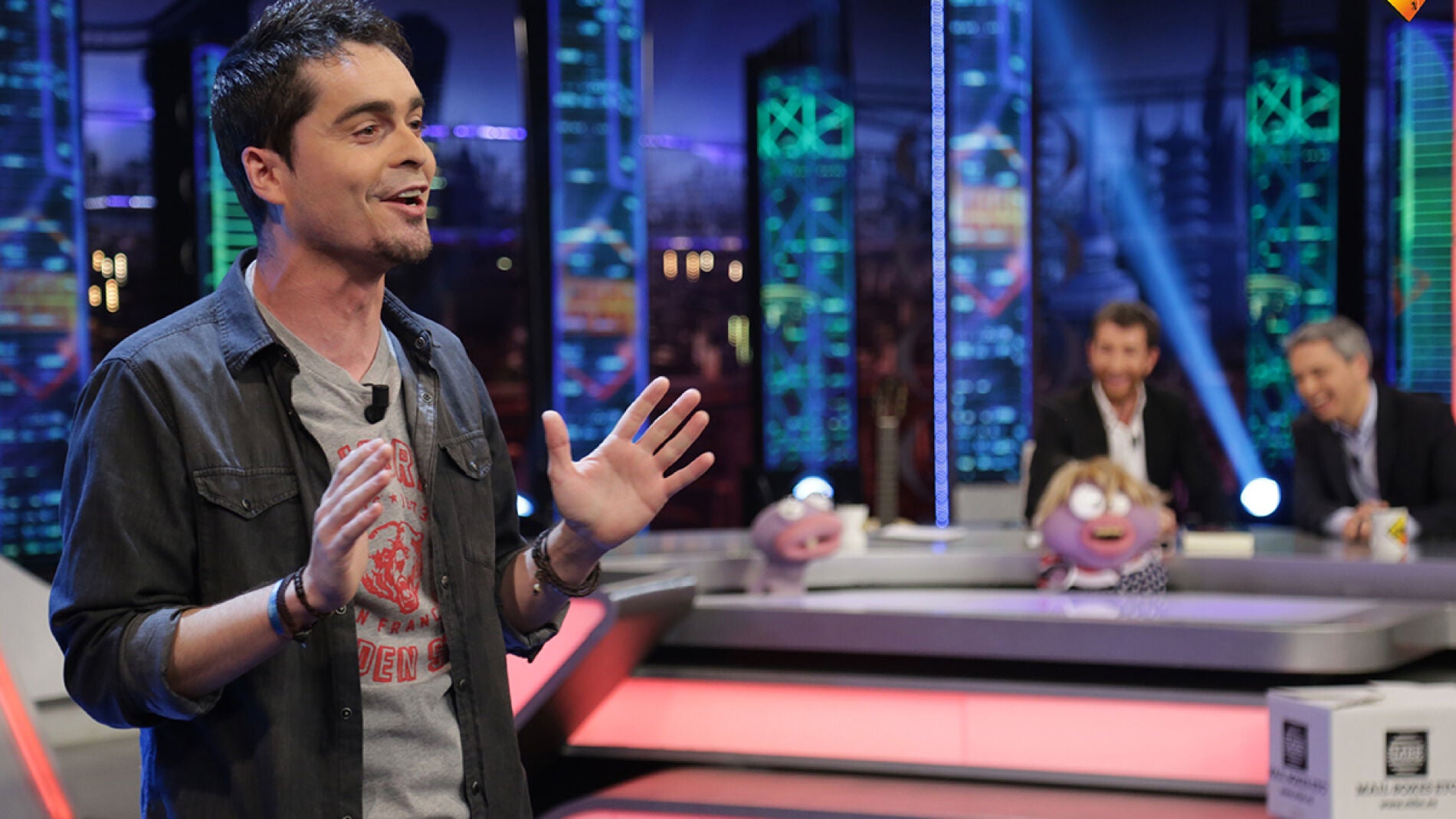 &Aacute;lex Clavero y su mon&oacute;logo sobre el paso del tiempo