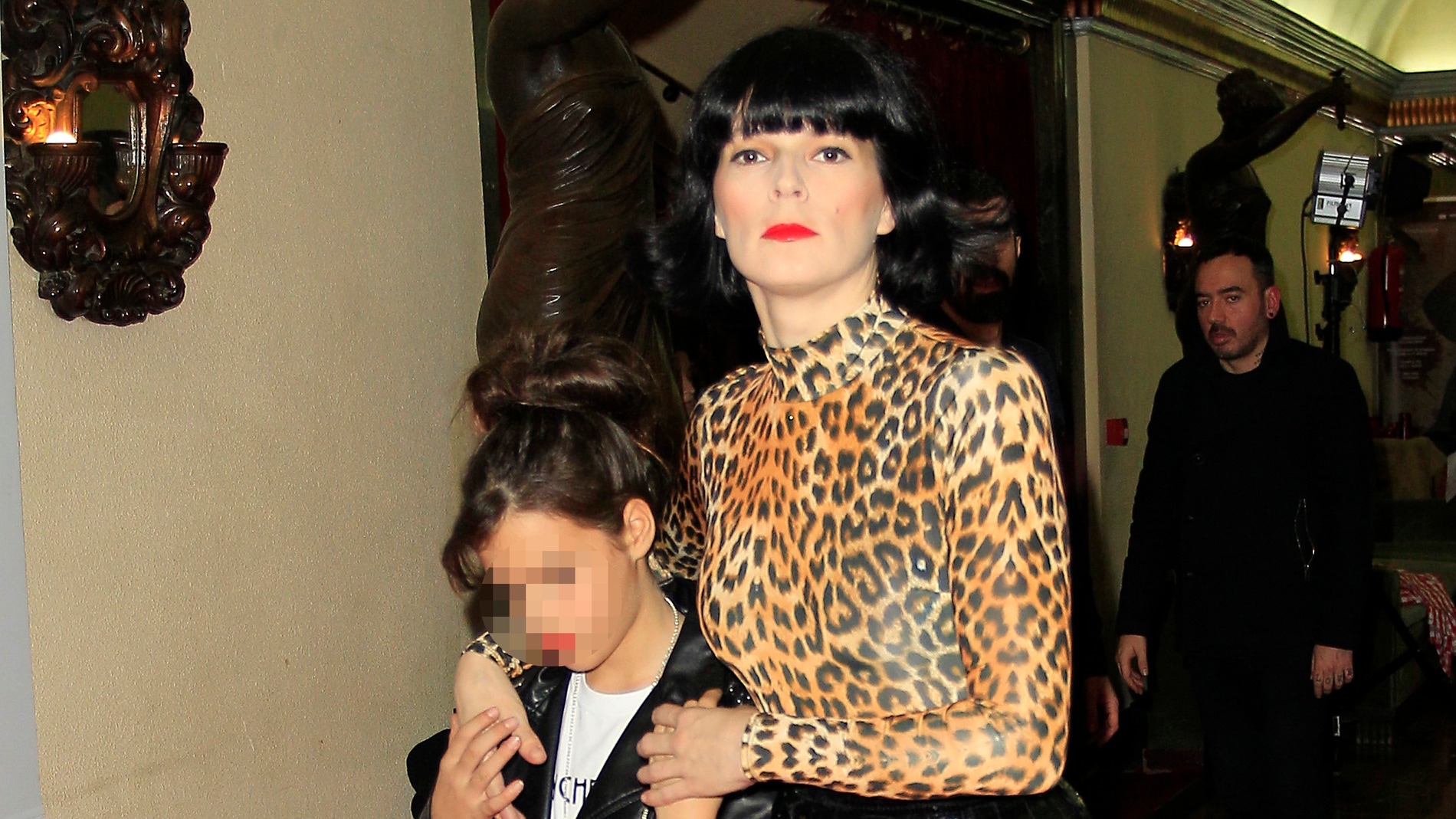 Bimba Bosé junto a su hija Dora Postigo