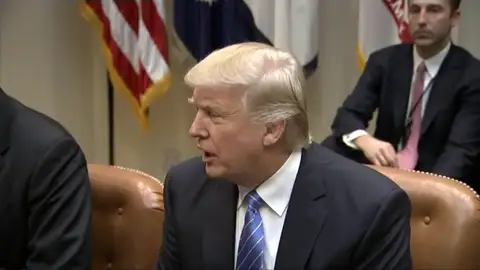 Frame 7.544548 de: Crece la preocupación entre los empresarios de todo el mundo por las medidas económicas anunciadas por Donald Trump Frame 7.544548 de: Crece la preocupación entre los empresarios de todo el mundo por las medidas económicas anunciadas por Donald Trump