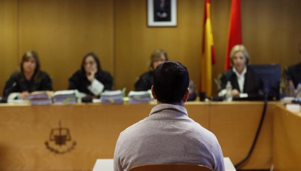 El profesor del Colegio Vallmont de Villanueva del Pardillo (Madrid)