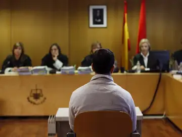 El profesor del Colegio Vallmont de Villanueva del Pardillo (Madrid) El profesor del Colegio Vallmont de Villanueva del Pardillo (Madrid)