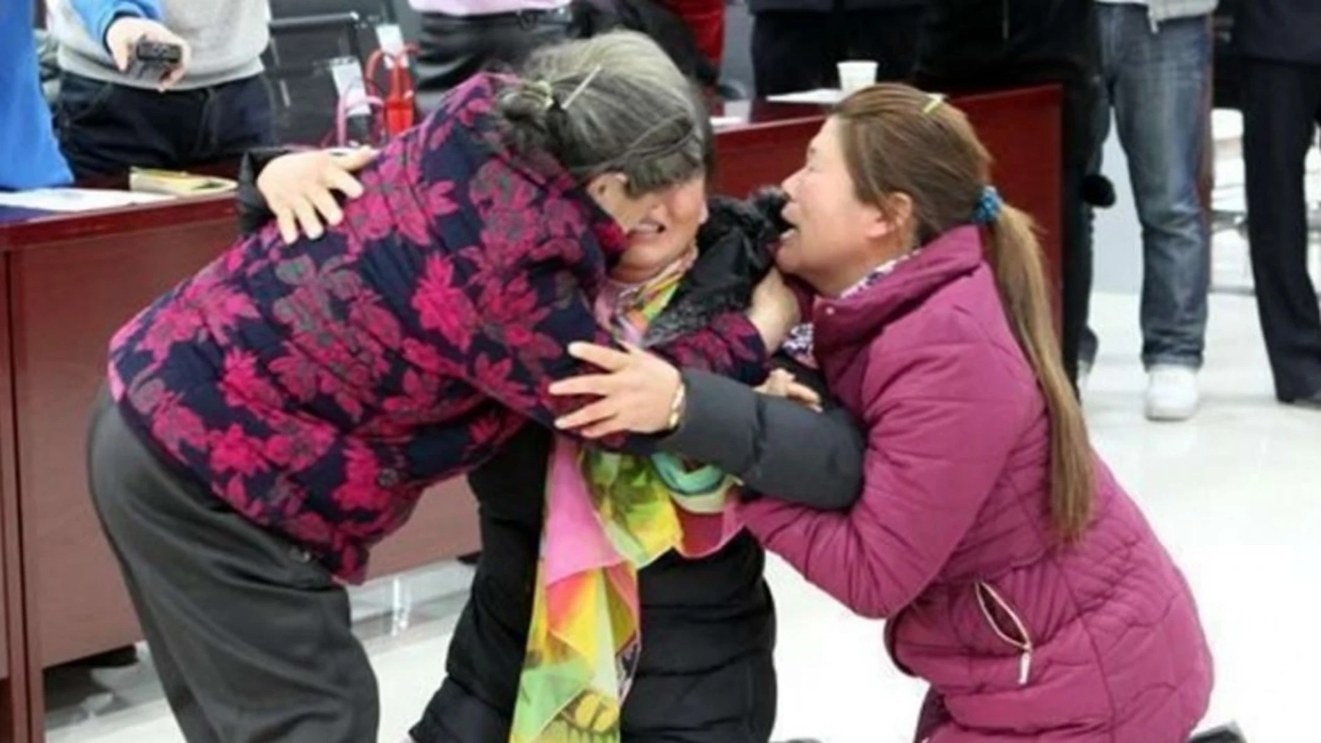 El emotivo reencuentro entre madre e hijas El emotivo reencuentro entre madre e hijas