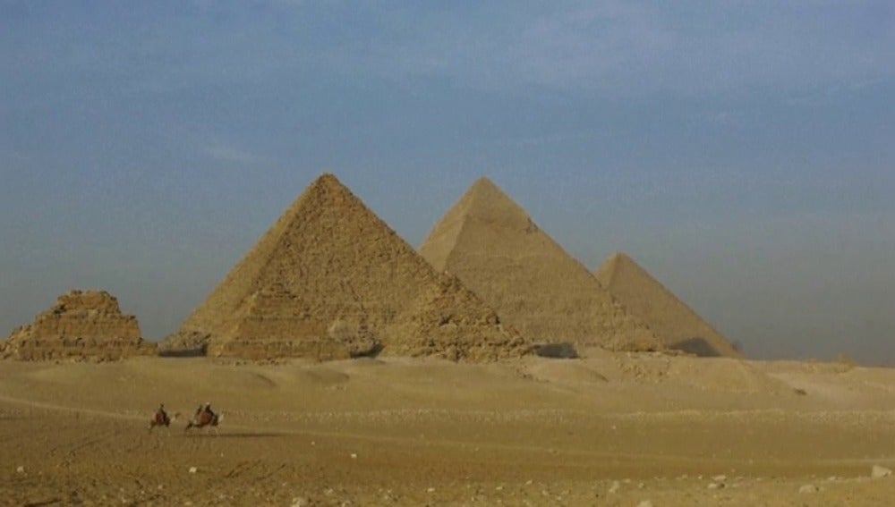 Frame 1.614252 de: Egipto lucha por resucitar la industria del turismo