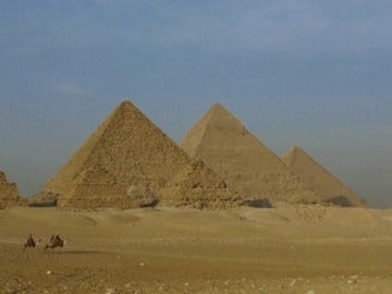 Frame 1.614252 de: Egipto lucha por resucitar la industria del turismo