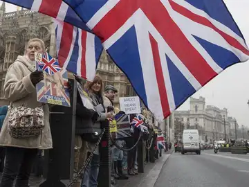Varias personas participan en la manifestación a favor del Brexit Varias personas participan en la manifestación a favor del Brexit
