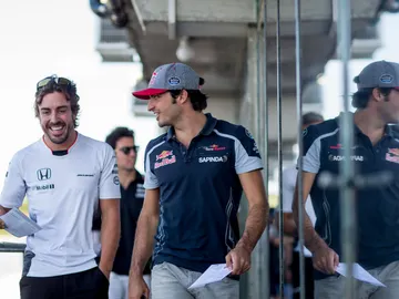 Carlos Sainz y Fernando Alonso, en Hungría Carlos Sainz y Fernando Alonso, en Hungría