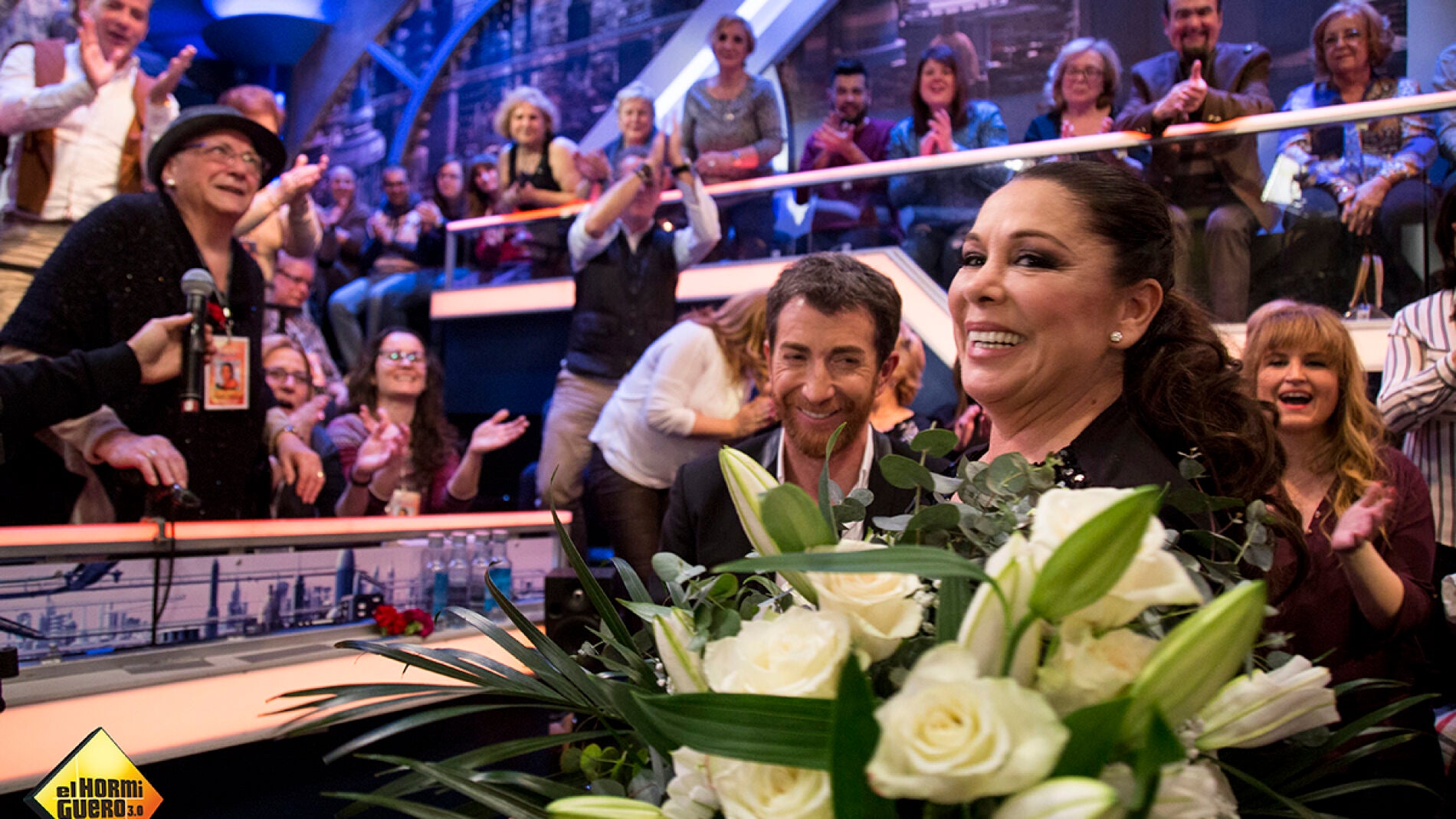 Una fan, a Isabel Pantoja: "He venido enferma para verte"