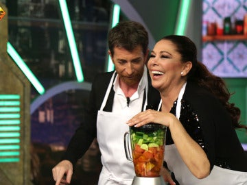 Isabel Pantoja nos enseña cómo hacer un buen gazpacho