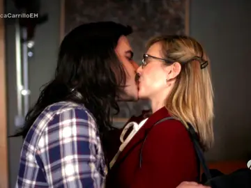 Frame 83.985 de: Ernesto Sevilla lleva al cine el nuevo libro de Mónica Carrillo Frame 83.985 de: Ernesto Sevilla lleva al cine el nuevo libro de Mónica Carrillo