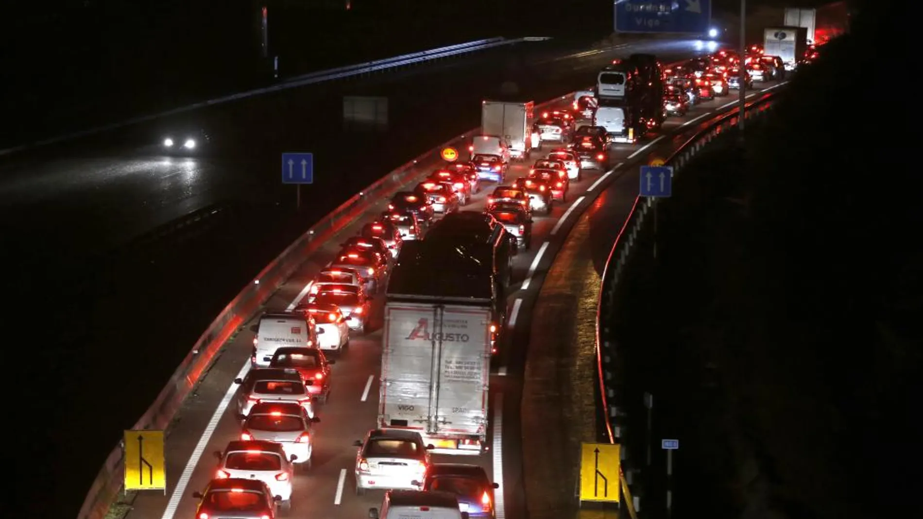 Complicaciones en las carreteras de las grandes ciudades durante última fase de la Operación Salida navideña Complicaciones en las carreteras de las grandes ciudades durante última fase de la Operación Salida navideña