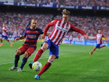 Fernando Torres, durante un partido contra el Barcelona