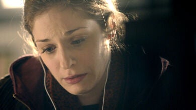 Alguien amenaza a Lara y juega con lo que más quiere