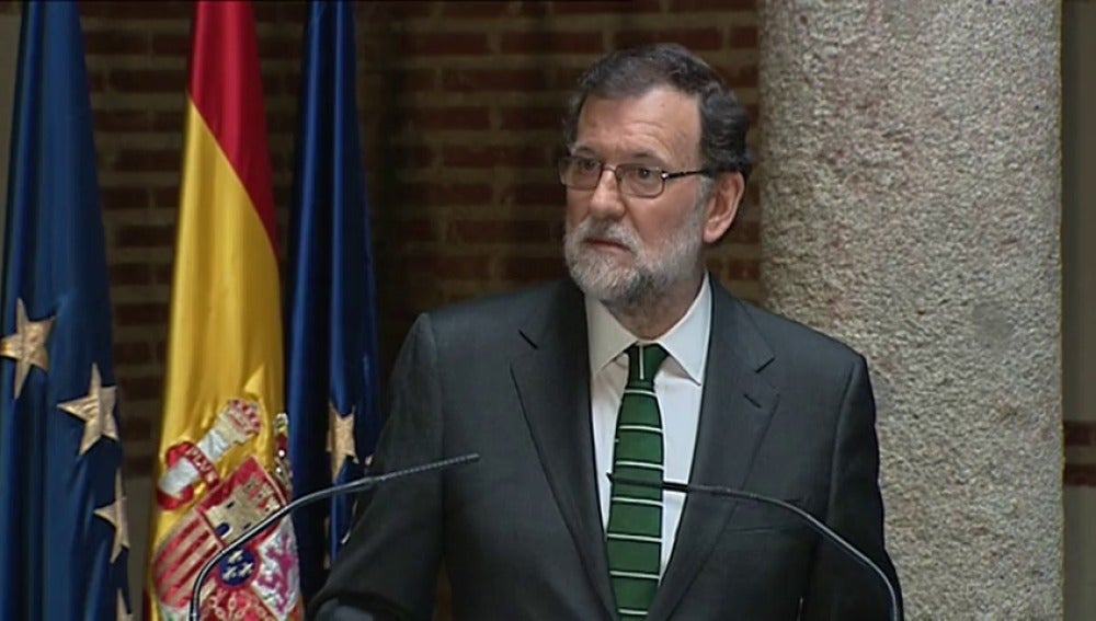 Frame 26.311876 de: Rajoy: "Fue una persona buena y decente y la hecho de menos"