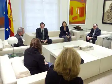 Rajoy se reúne con las víctimas del Yak-42 Rajoy se reúne con las víctimas del Yak-42