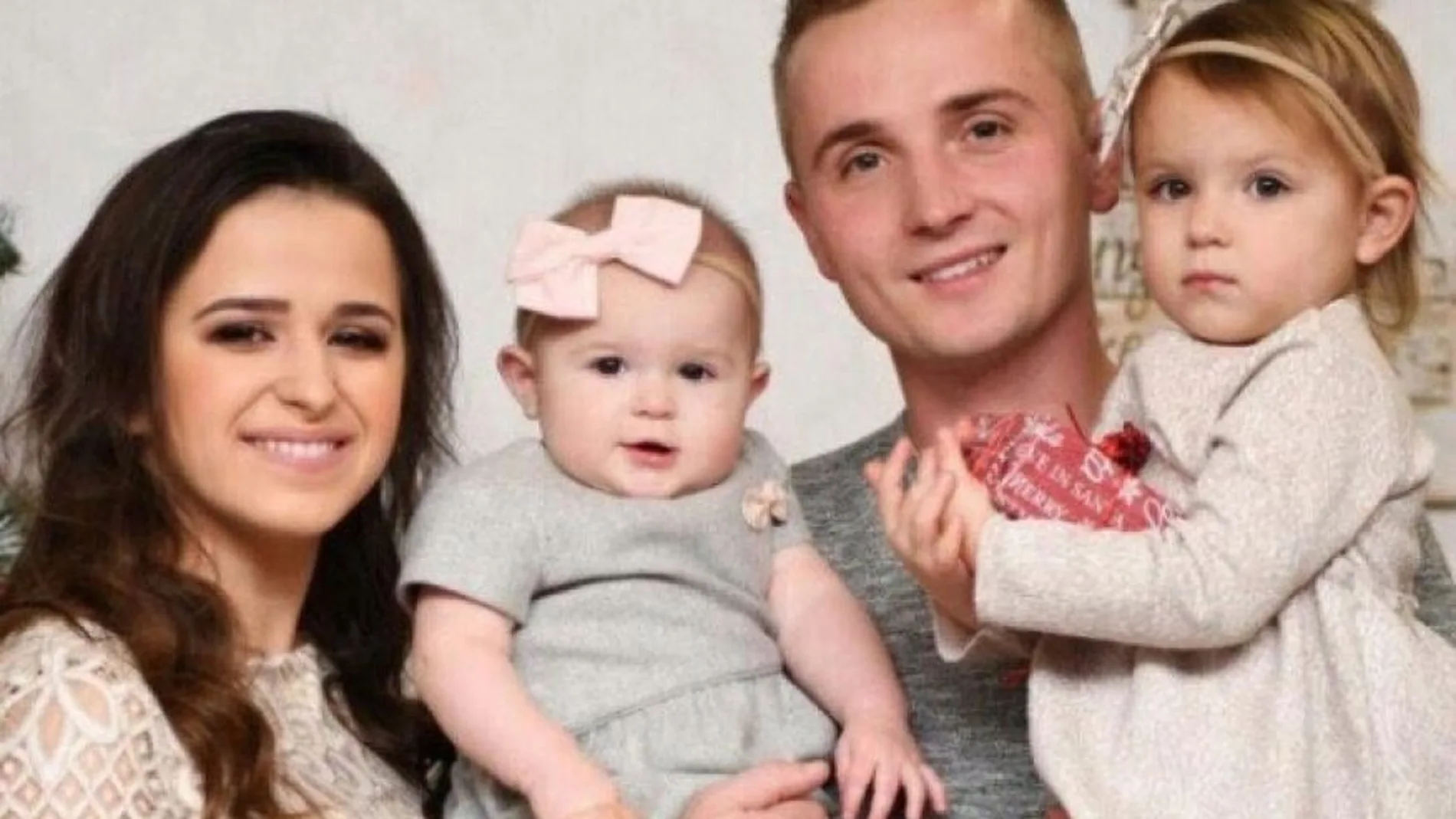 Vadim Kondratyuk Anatoliyevich junto a su familia Vadim Kondratyuk Anatoliyevich junto a su familia