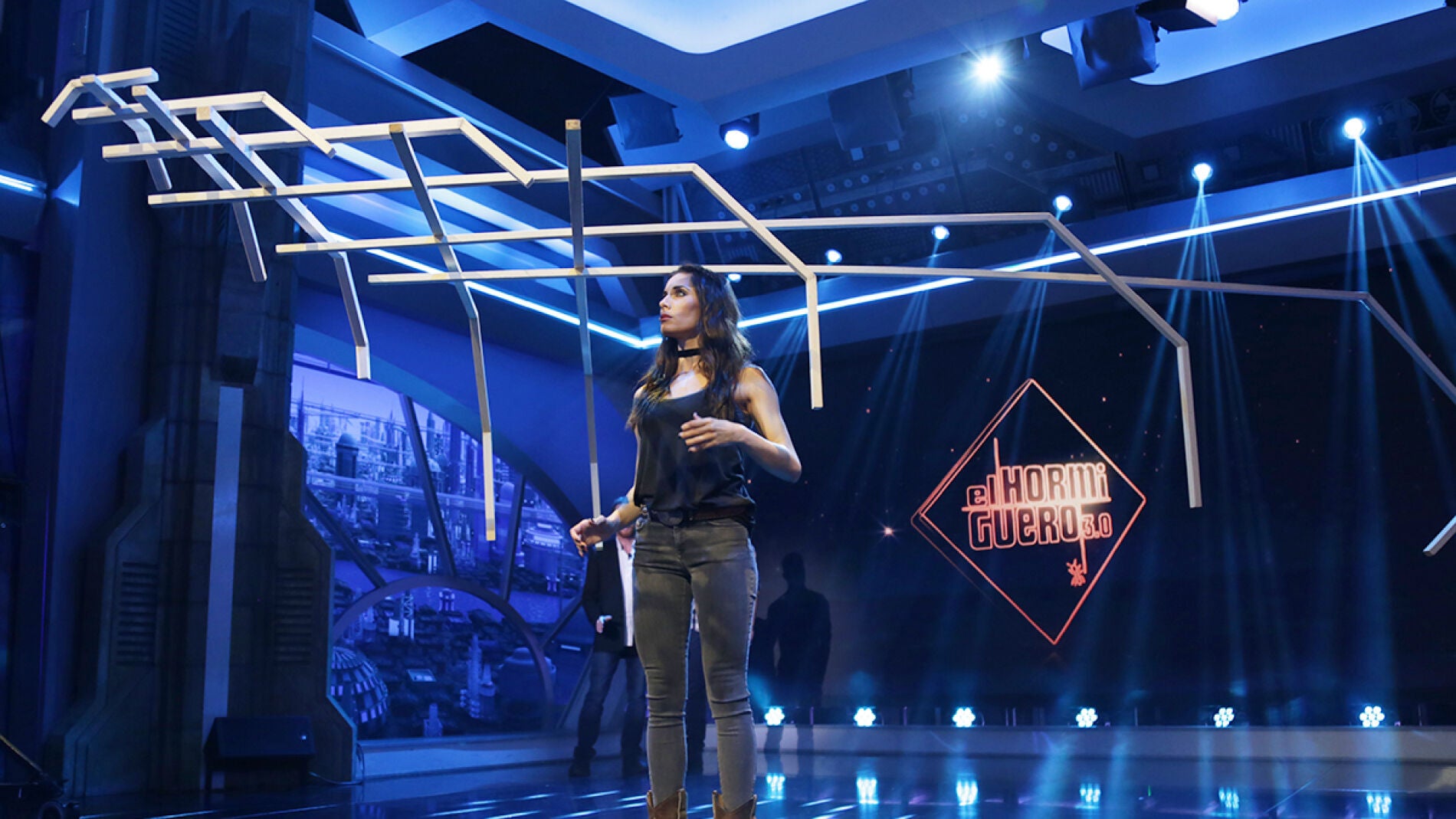 Pilar Rubio se convierte en equilibrista para superar un nuevo reto