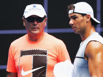 Toni Nadal con Rafa en un entrenamiento Toni Nadal con Rafa en un entrenamiento