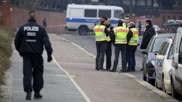 Agentes de policía alemana custodian la seguridad en Berlín