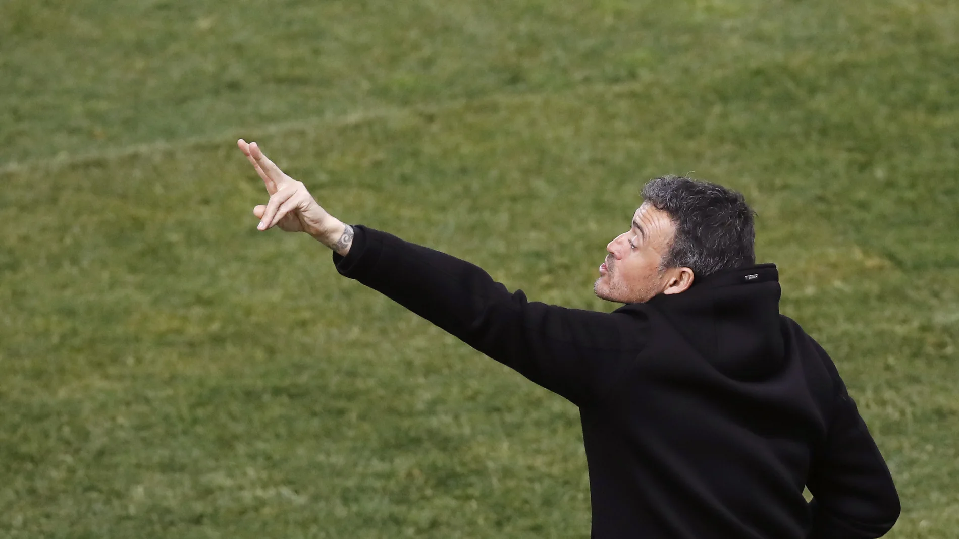 Luis Enrique, en la banda del Vicente Calderón Luis Enrique, en la banda del Vicente Calderón
