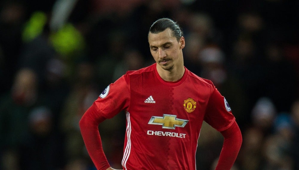 Ibrahimovic en un partido con el United