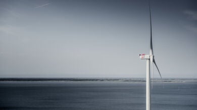 Crean una turbina eólica capaz de surtir de electricidad a una casa durante 66 años con sólo un día de producción