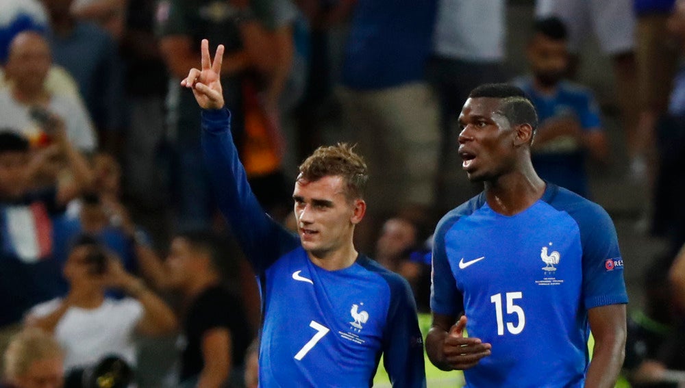 Griezmann y Pogba, durante un partido con Francia
