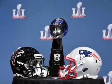 Los Falcons y los Patriots, en busca del trofeo de la Super Bowl