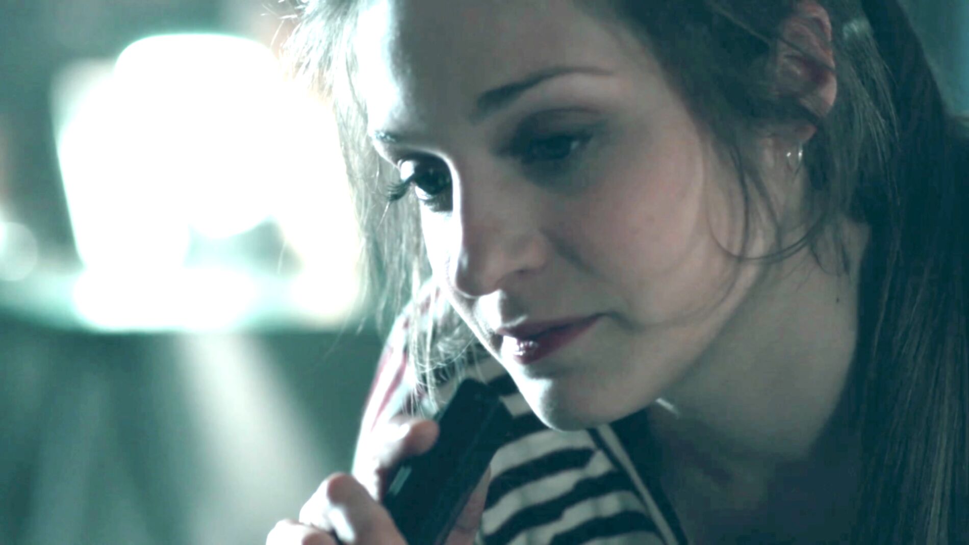 La angustia invade a Lara al estar en el objetivo del asesino