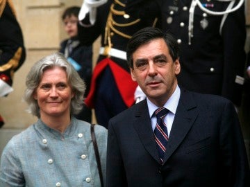 François Fillon junto a su mujer Penelope Fillon