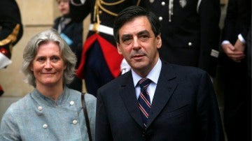 François Fillon junto a su mujer Penelope Fillon
