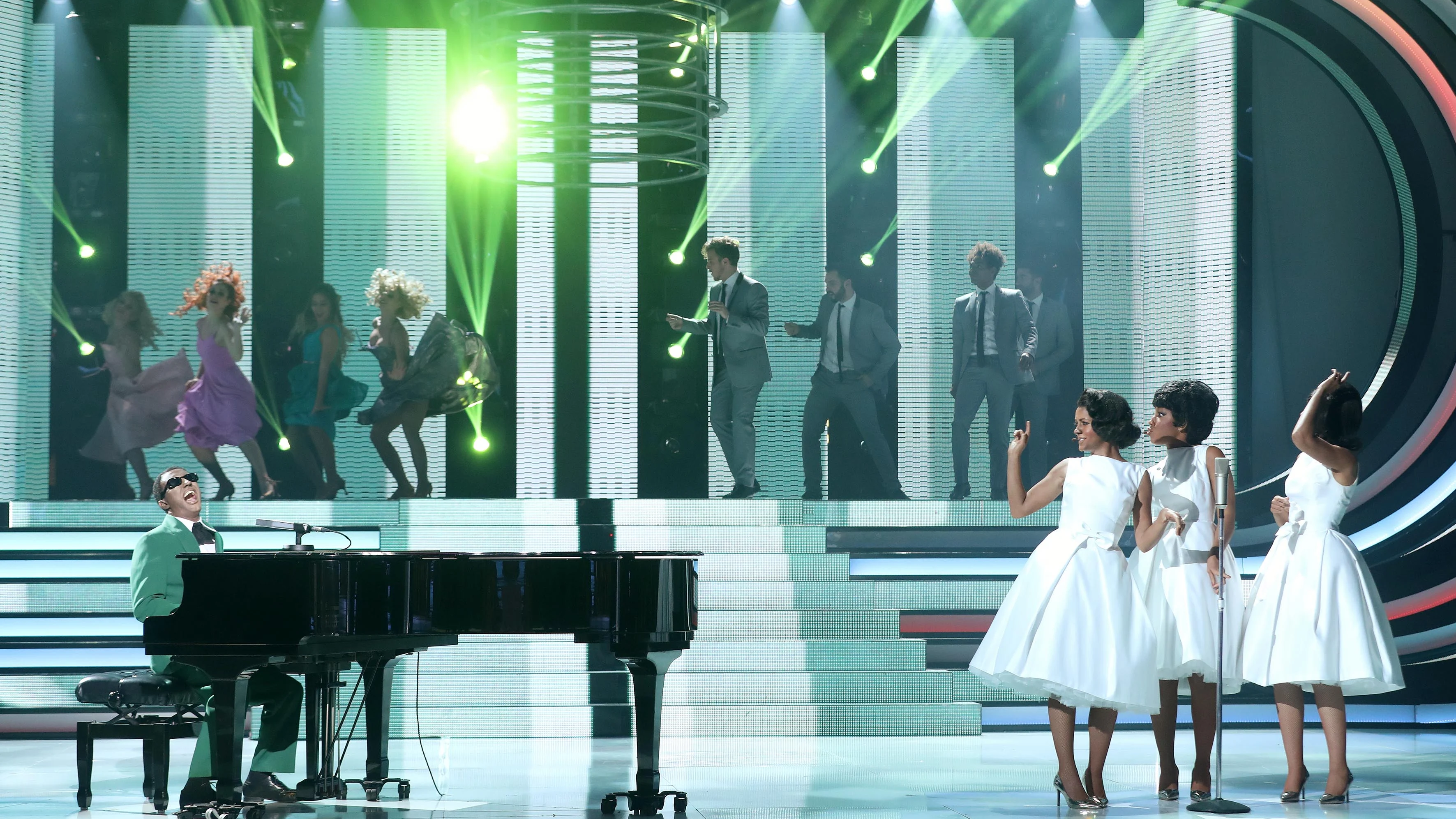 Canco Rodríguez y Sweet California interpretan con fuerza a Ray Charles y The Raelettes Canco Rodríguez y Sweet California interpretan con fuerza a Ray Charles y The Raelettes