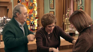 Manolita, a punto de dar a luz