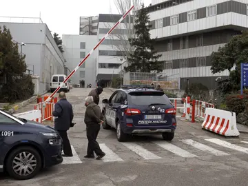 La policía acude al lugar de los hechos La policía acude al lugar de los hechos